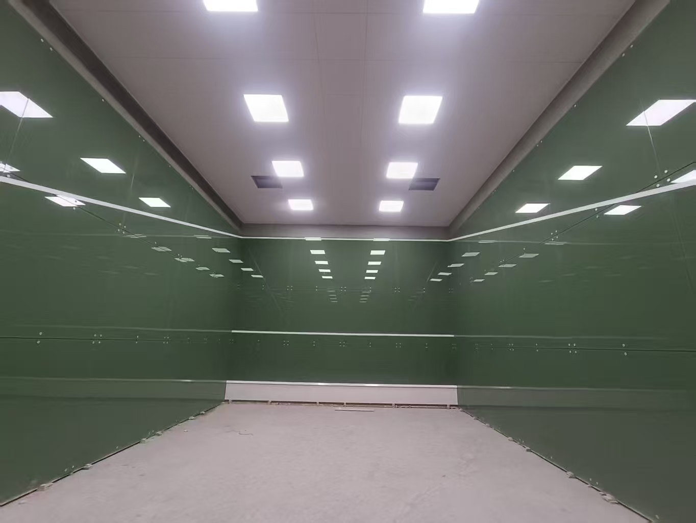 南京保利会所玻璃壁球馆